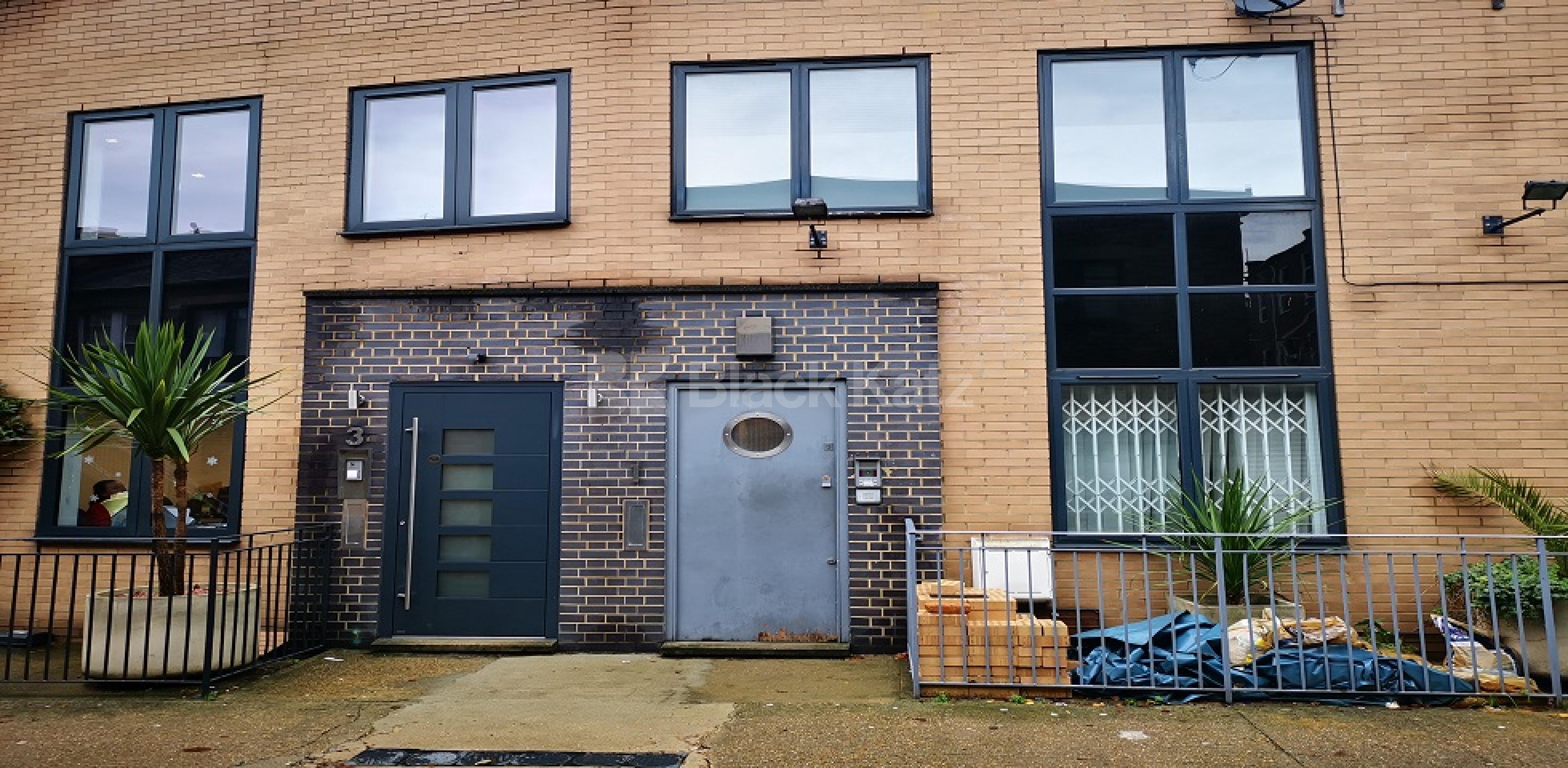 			UNDER OFFER , 1 Bedroom, 1 bath, 1 reception Ground Floor Flat			 Risborough Street, Southwark/Borough SE1